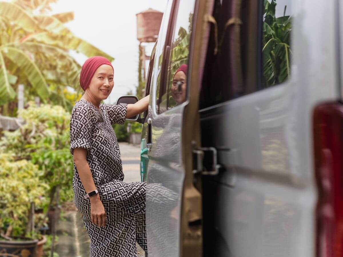 Layanan Travel dan shuttle